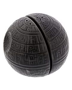 Saleiro e pimenteiro Estrela da Morte Start Wars feito de cerâmica .